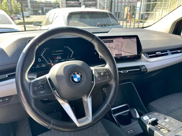 BMW 2 Series view 8