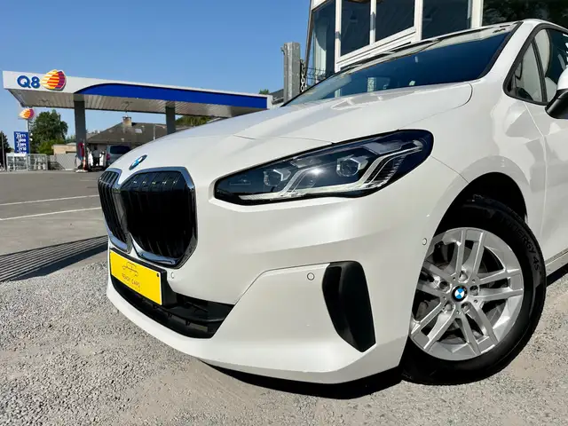 BMW 2 Series view 2