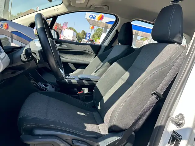 BMW 2 Series view 9