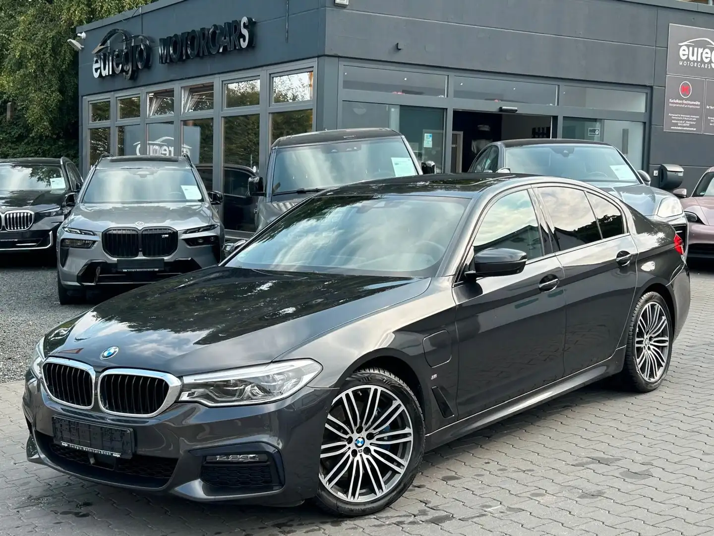 BMW 530 e Aut. - M Sportpaket - Head-Up - LED /// Gris - 2