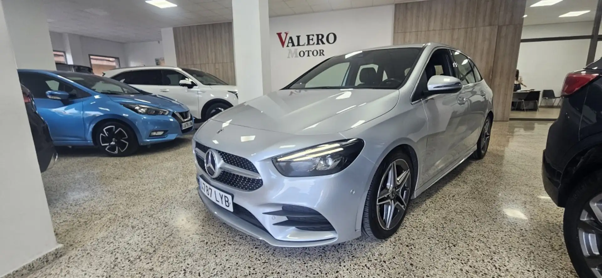 Mercedes-Benz B 180 180d 8G-DCT Gris - 1