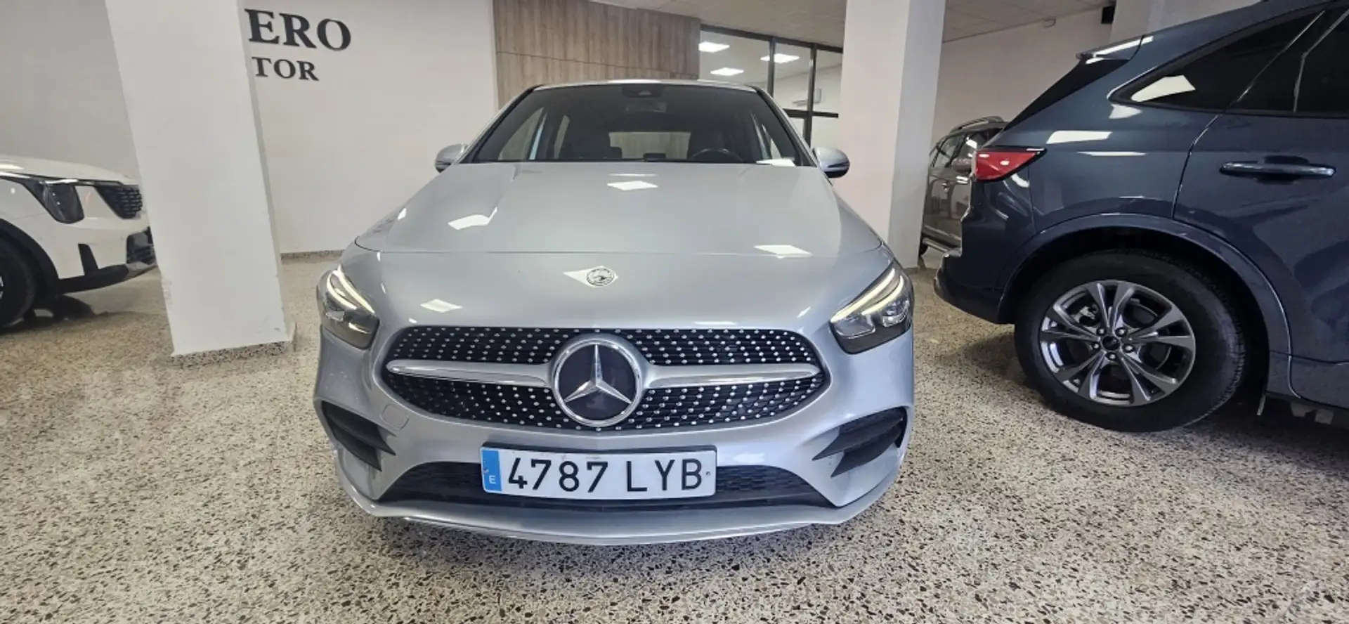 Mercedes-Benz B 180 180d 8G-DCT Gris - 2