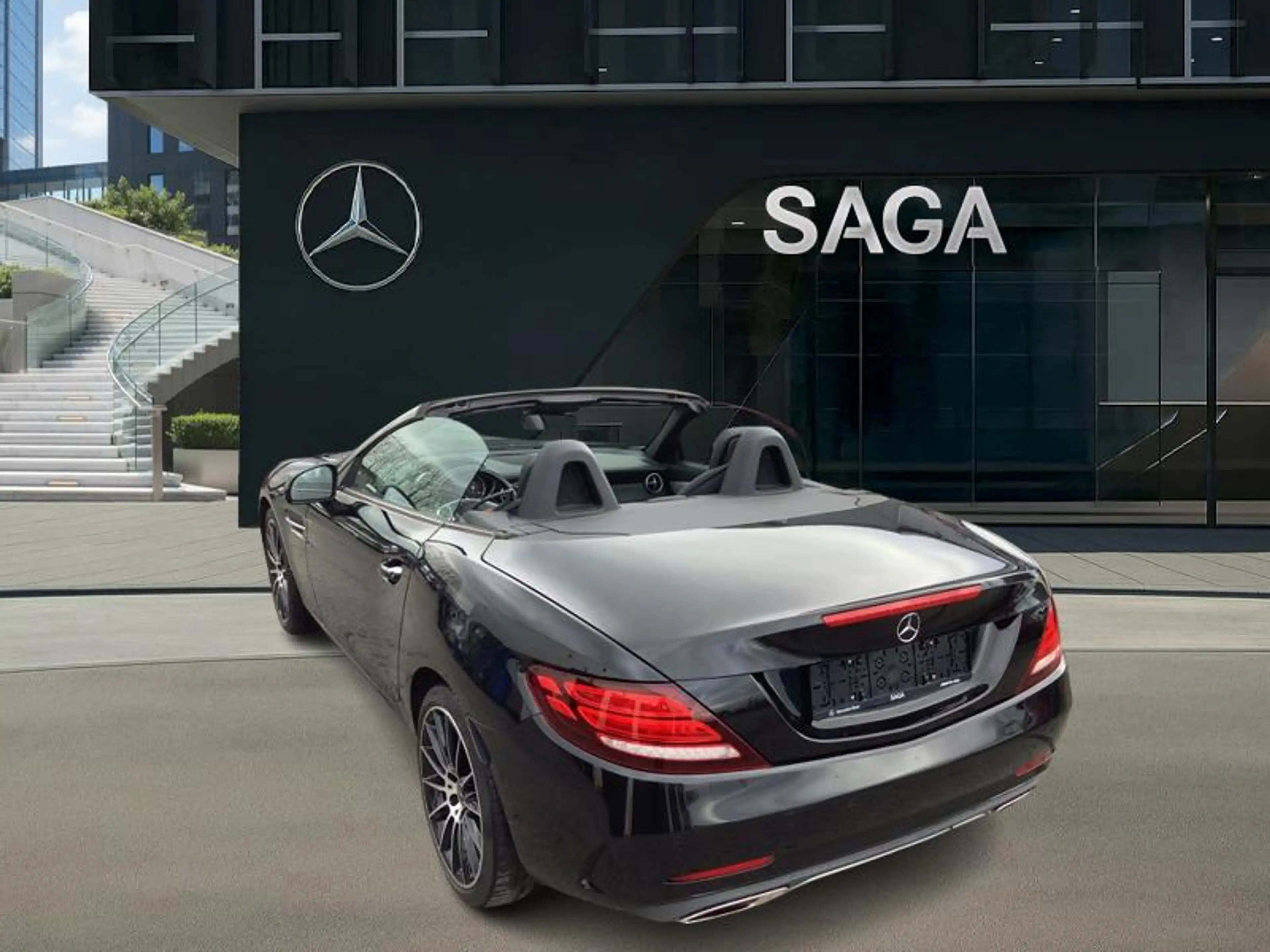 Mercedes-Benz SLC 180 AMG Line — photo 15
