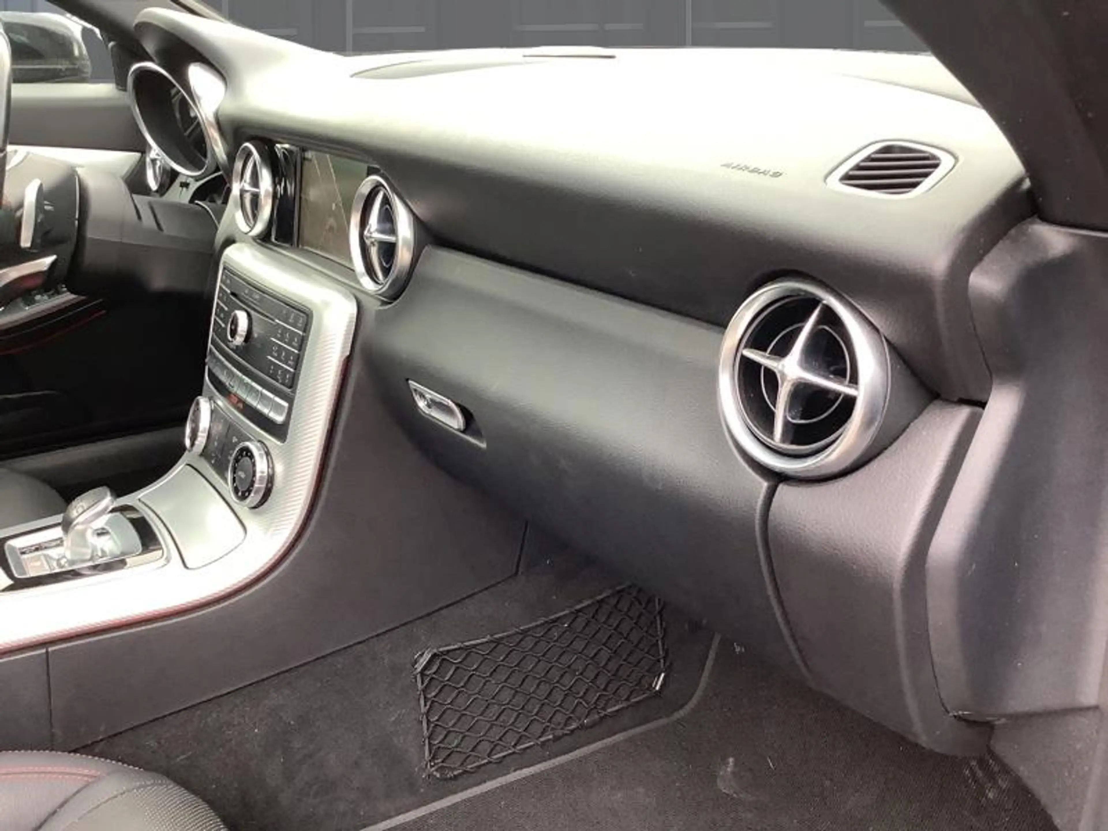 Mercedes-Benz SLC 180 AMG Line — photo 7