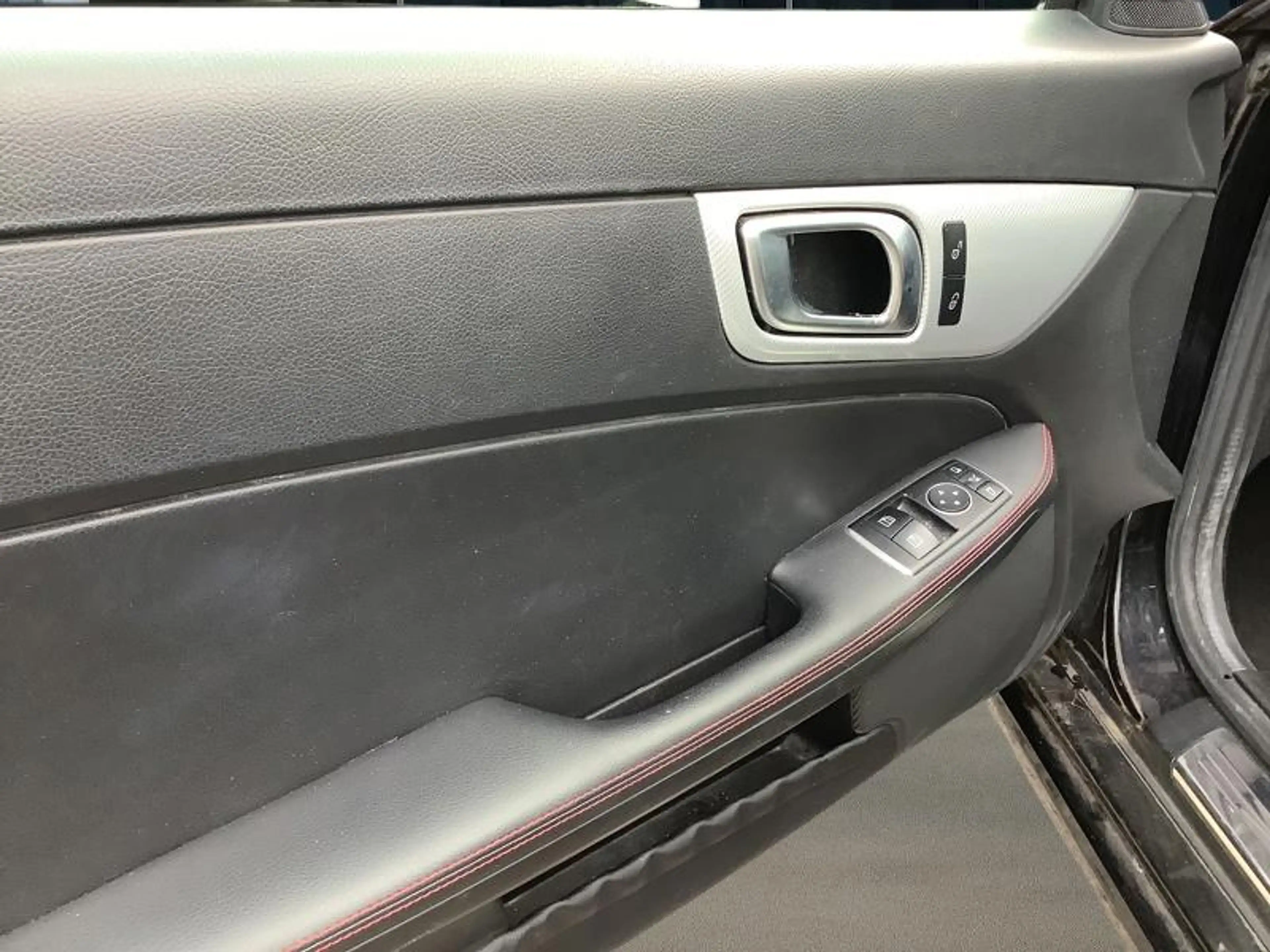 Mercedes-Benz SLC 180 AMG Line — photo 10