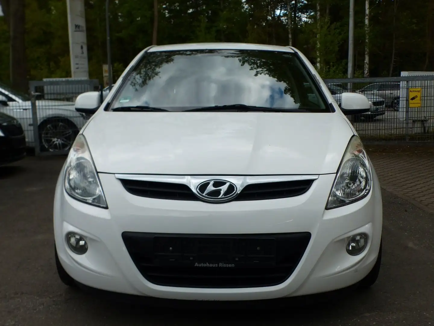 Hyundai i20 1.4 Style Klima Shz Servo Alu Blanc - 2