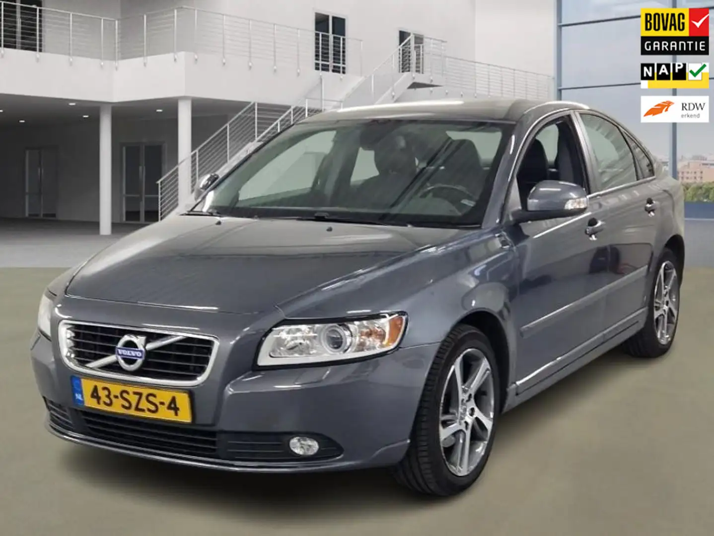 Volvo S40 2.0 Limited Edition 118.400 km 1e Eigenaar NL-auto Grijs - 1