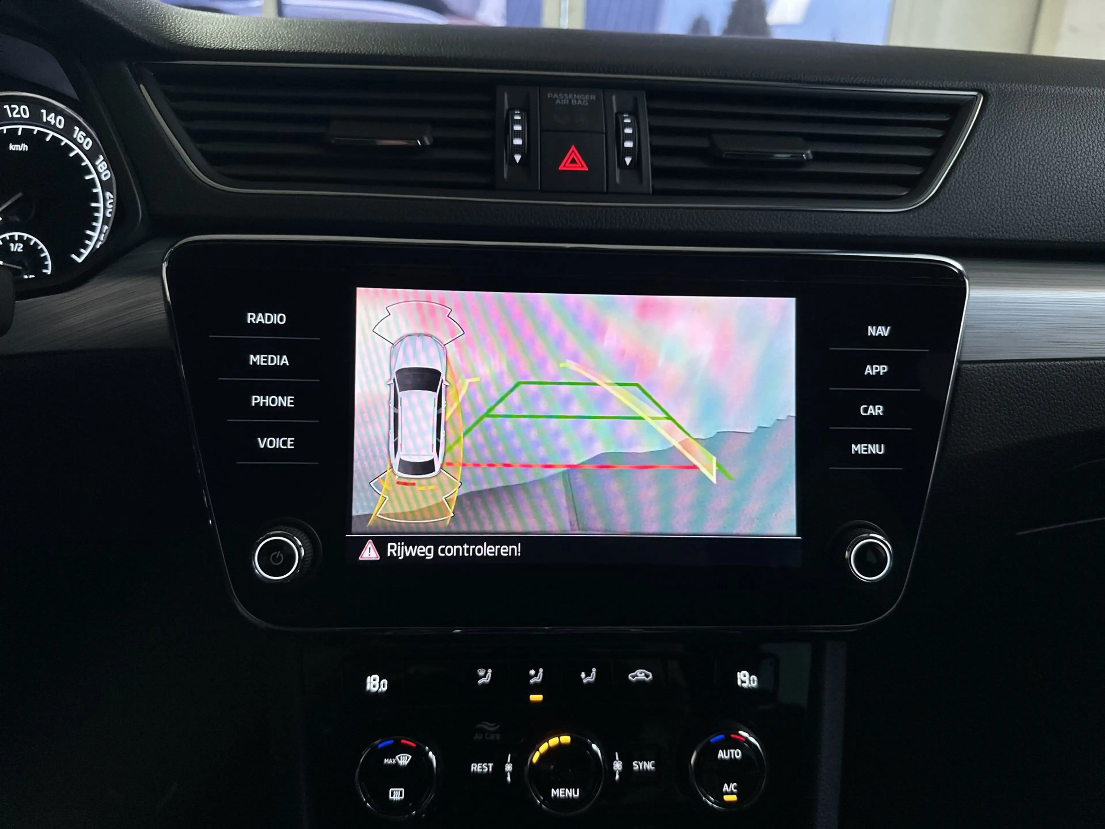 Skoda Superb Combi 1.5 TSI 105pk DSG ACT Business Edition Adapt — photo 8