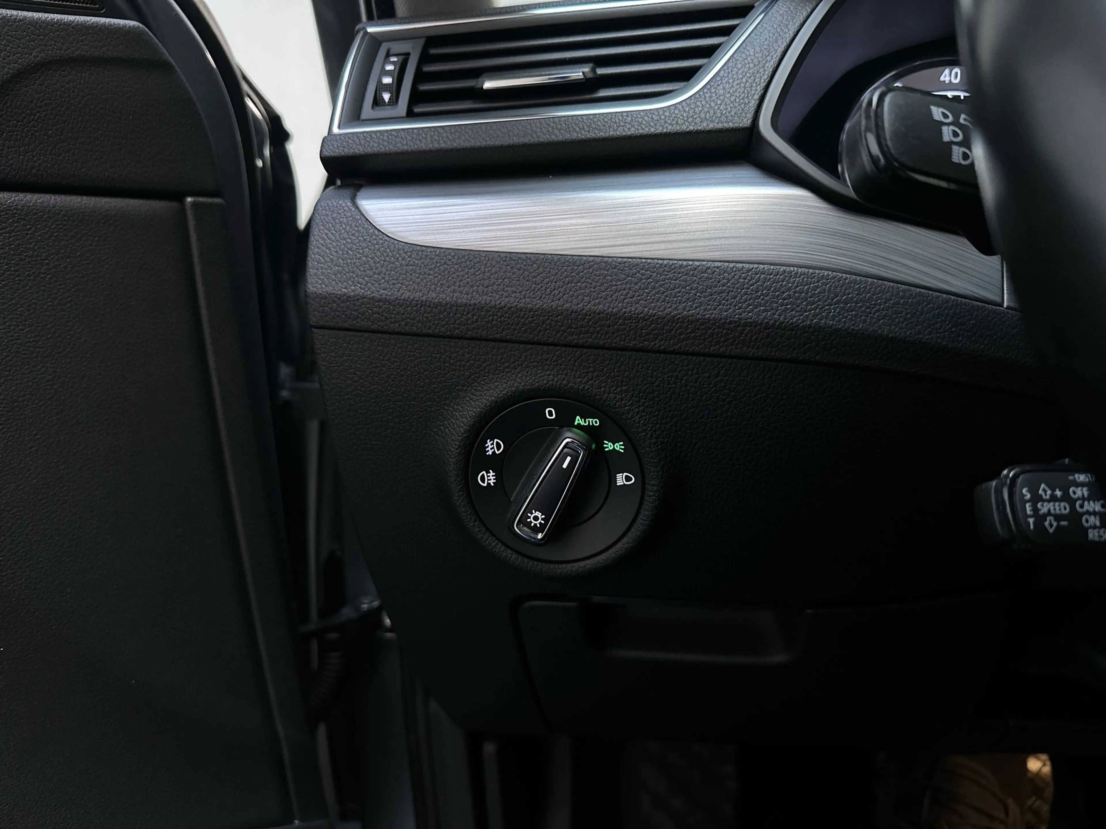 Skoda Superb Combi 1.5 TSI 105pk DSG ACT Business Edition Adapt — photo 24