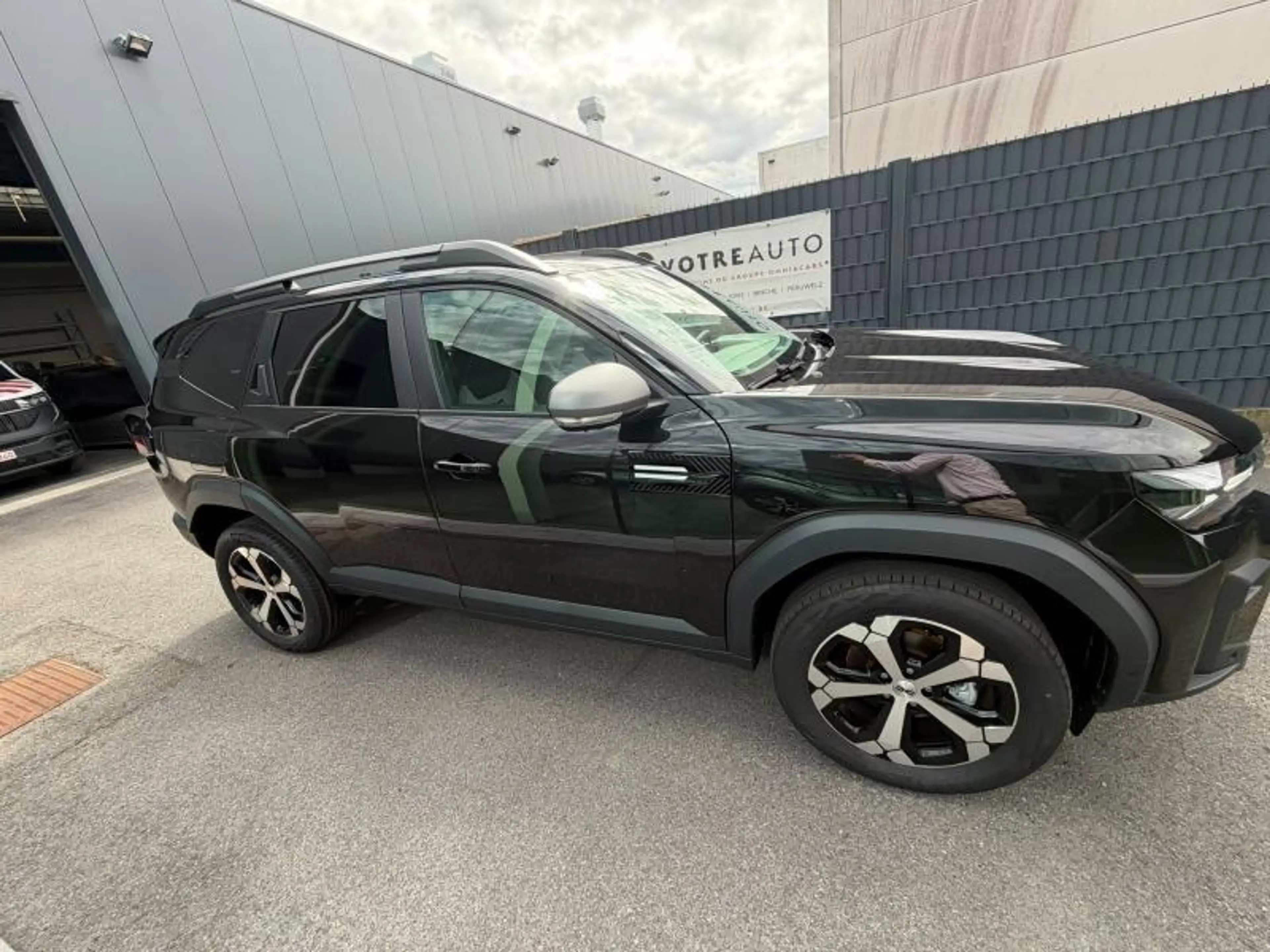 Dacia Bigster DISPO 20/03/27 - JOURNEY HYBRID 155 — photo 5