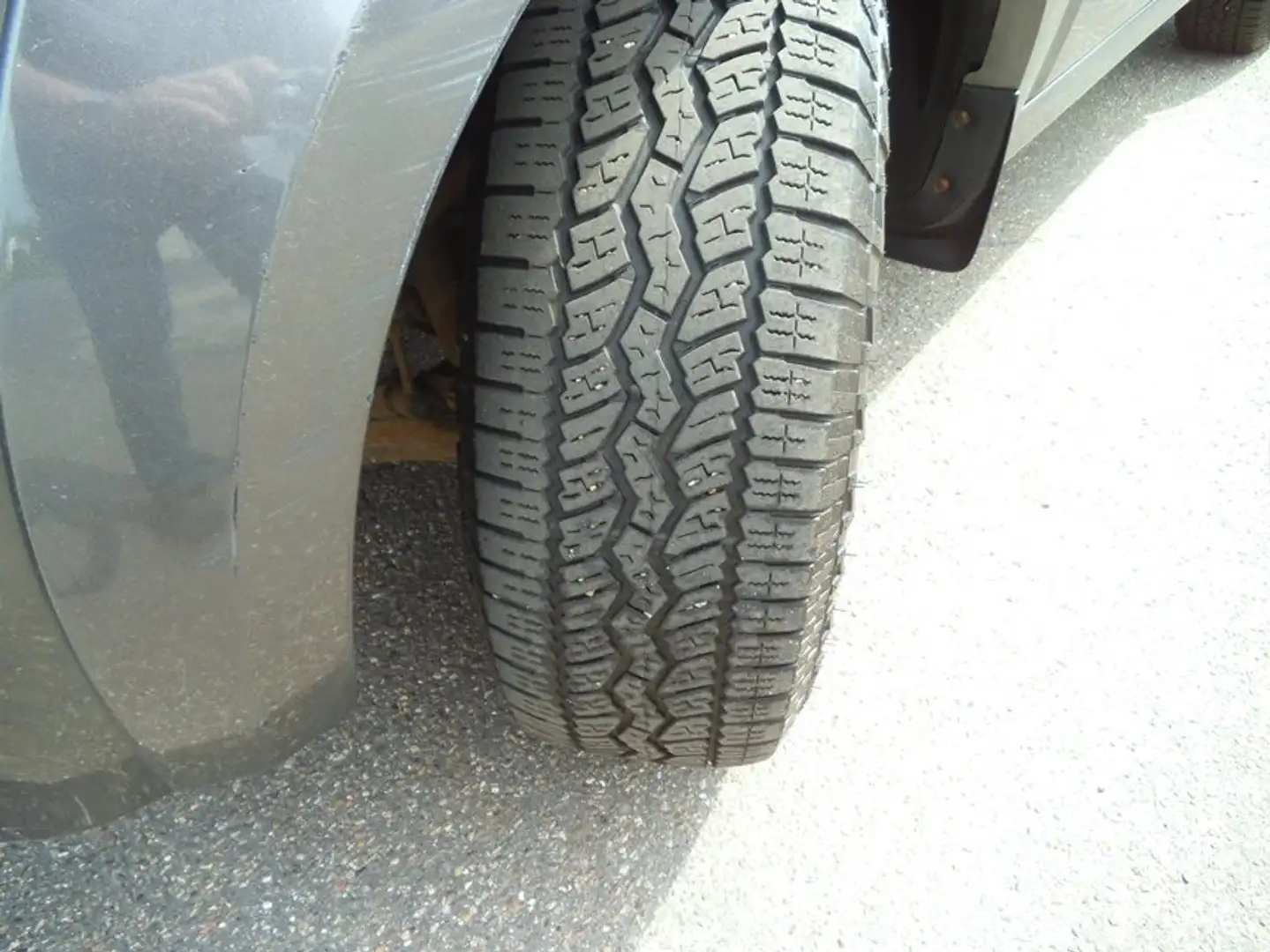 Kia Sorento 2.5 CRDi EX Silber - 2