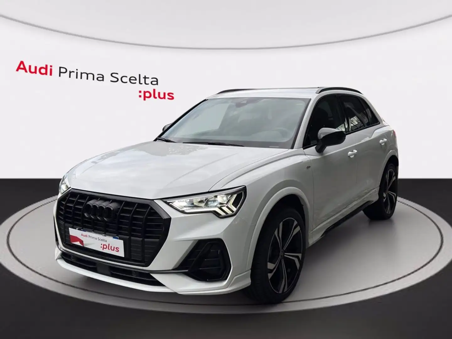 Audi Q3 35 1.5 tfsi identity black s-tronic Bianco - 1