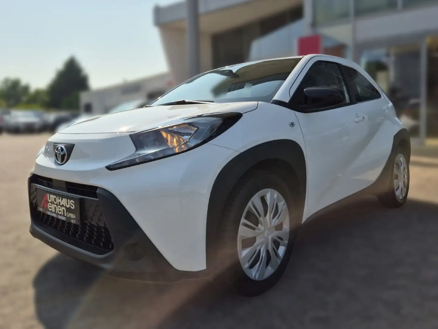 Toyota Aygo X Play 1.0 VVT-i Apple CarPlay Android Auto Musikstr Weiß - 2