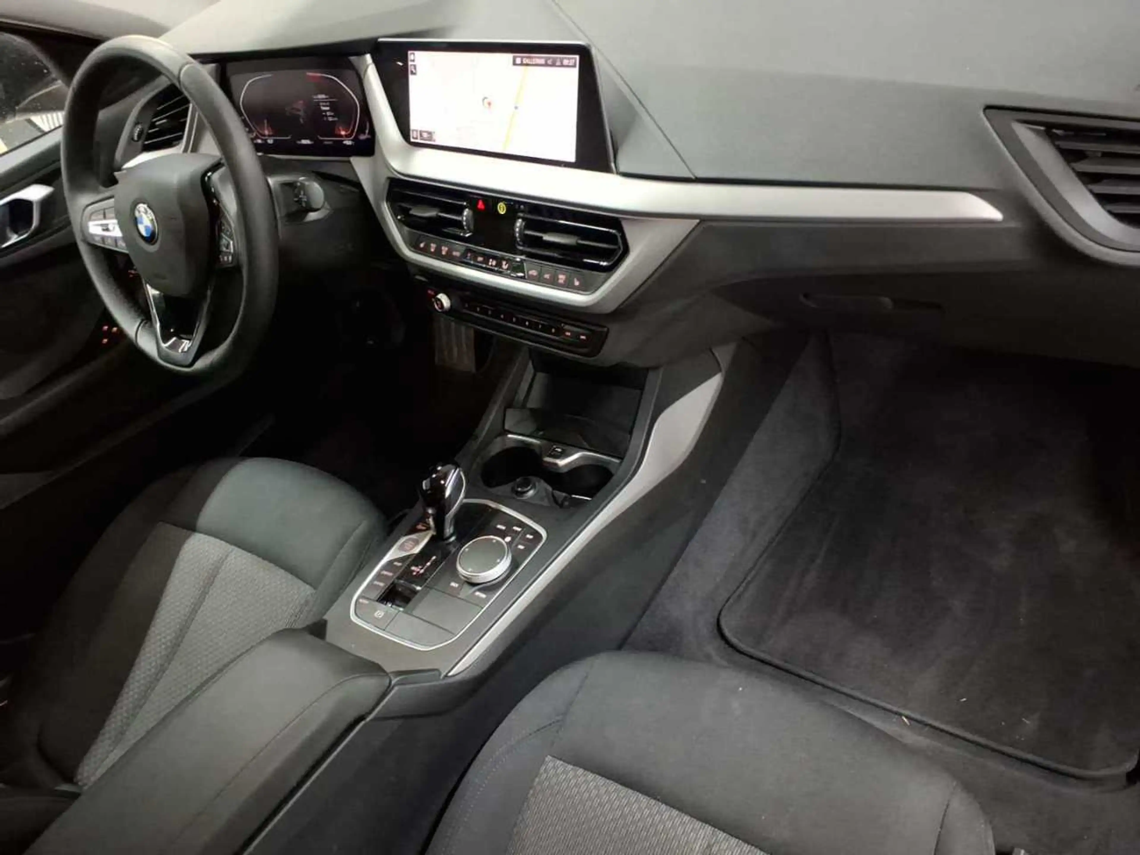 BMW 118 118i Aut. Advantage Navi SHZ LED — photo 9