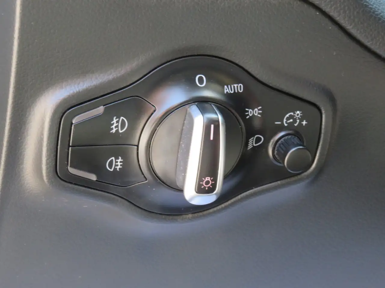 Audi Q5 снимка Audi Q5