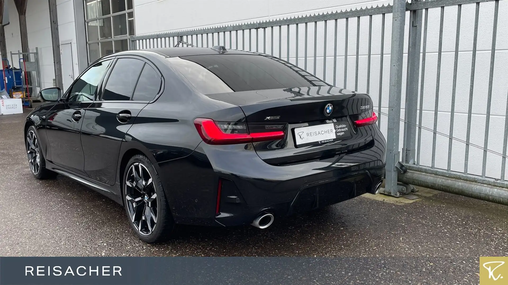 BMW 320 i  xDrive Lim M-Sport,AHK,ACC,DrAss,Park+,19" Schwarz - 2