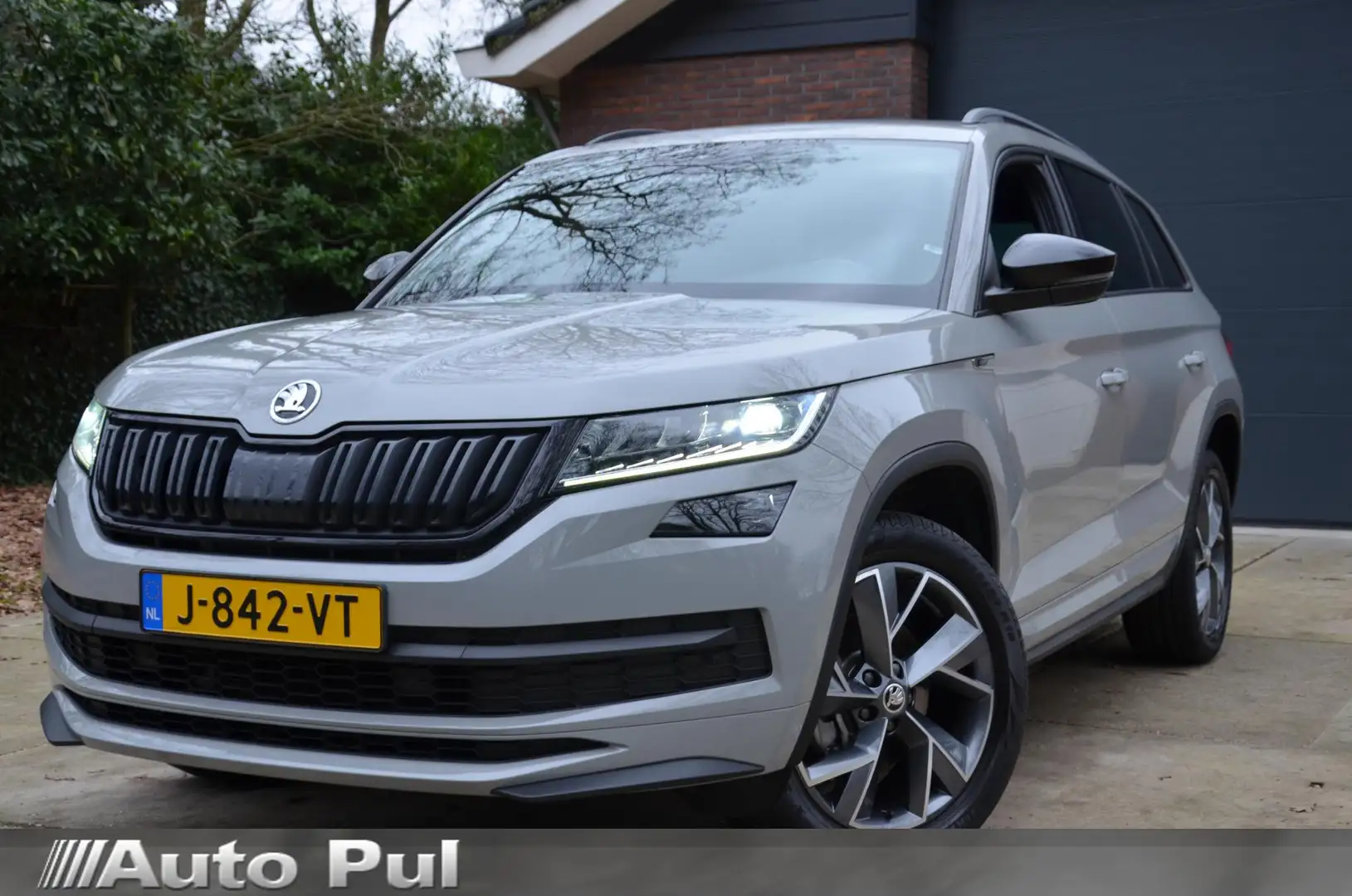 Skoda Kodiaq 1.5 TSI Sportline Business 7 Persoons Navi/Led/Ecc Gris - 1
