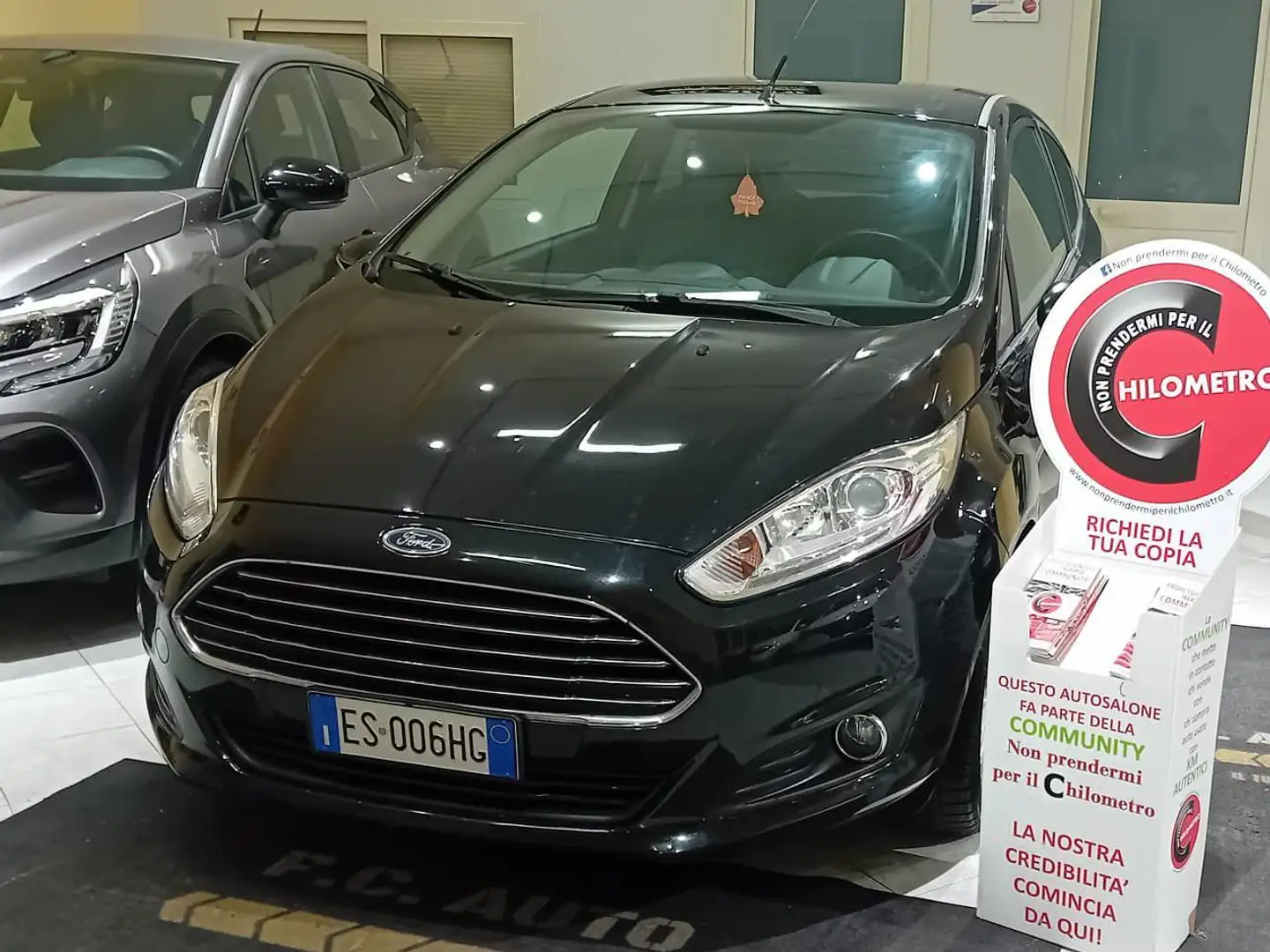 Ford Fiesta Fiesta VI 2013 3p 1.4 Business Gpl 95cv E6 Grigio - 1