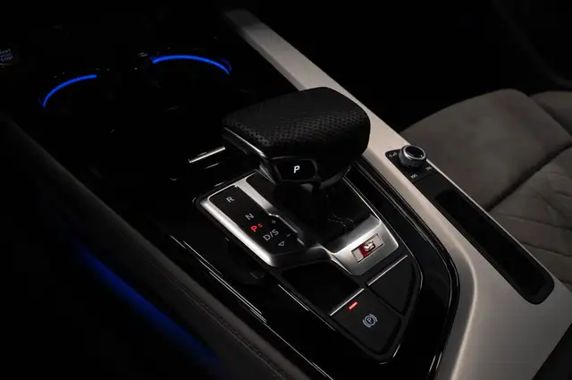 Audi S4 view 29
