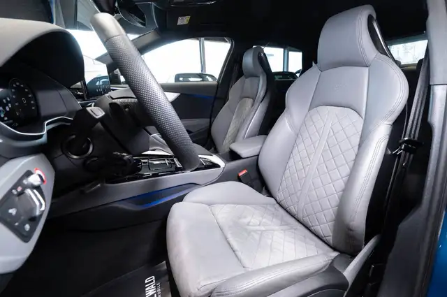 Audi S4 view 13