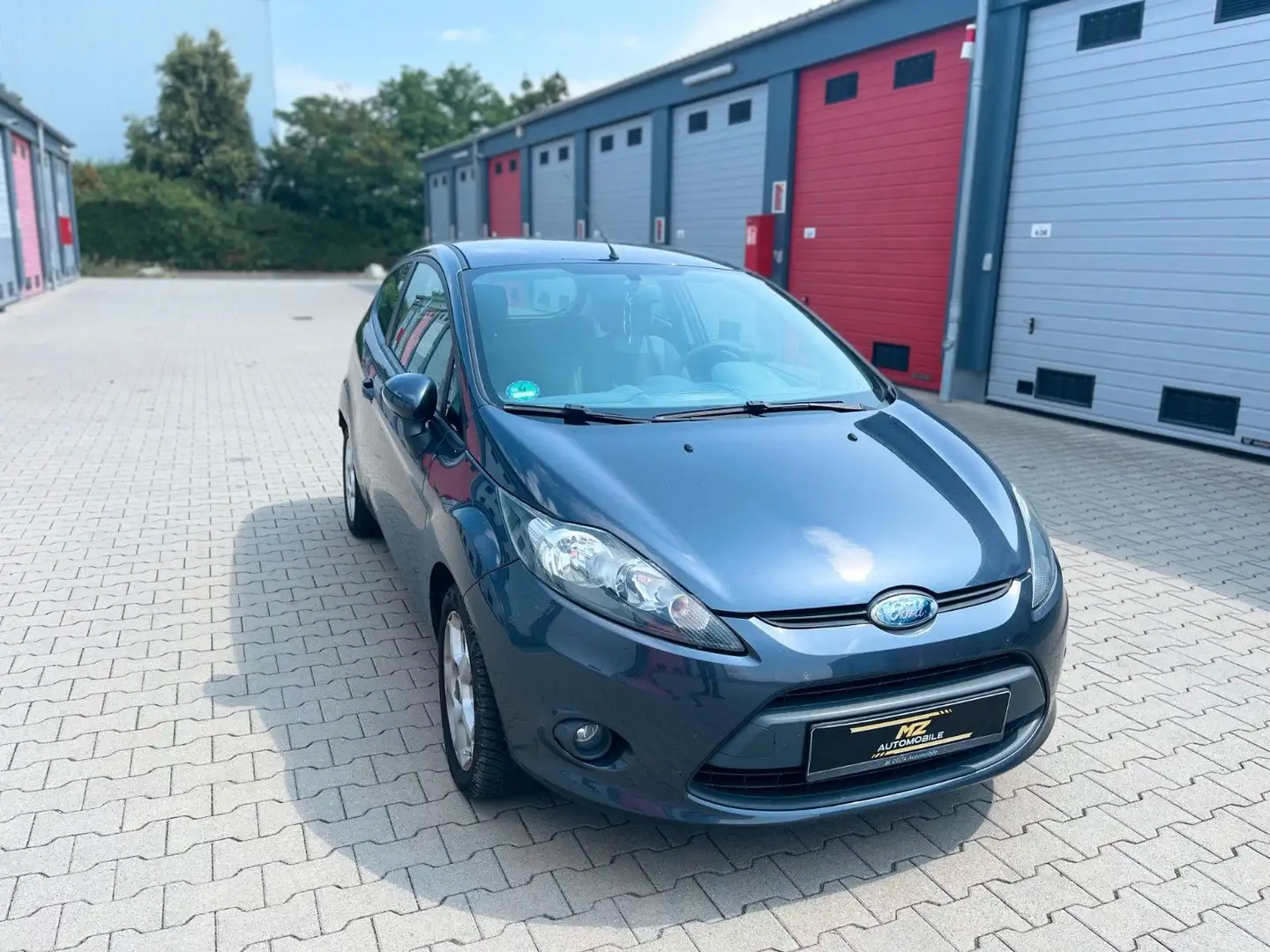 Ford Fiesta Trend 1Hand Klima / PDC Tüv 27 Grau - 1