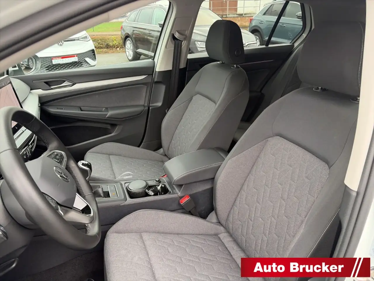 Volkswagen Golf VIII 1.5 TSI Life PANO+LED+NAVI+SHZ+3-Zonen-Klimaa 15