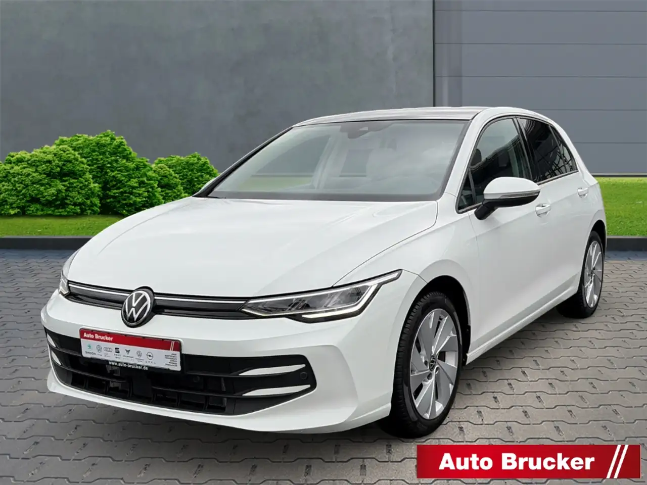 Volkswagen Golf VIII 1.5 TSI Life PANO+LED+NAVI+SHZ+3-Zonen-Klimaa 2