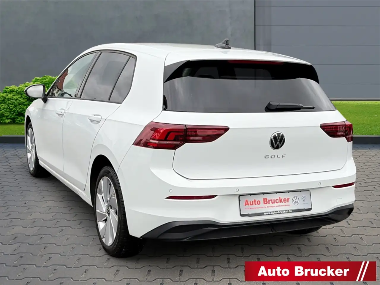 Volkswagen Golf VIII 1.5 TSI Life PANO+LED+NAVI+SHZ+3-Zonen-Klimaa 3