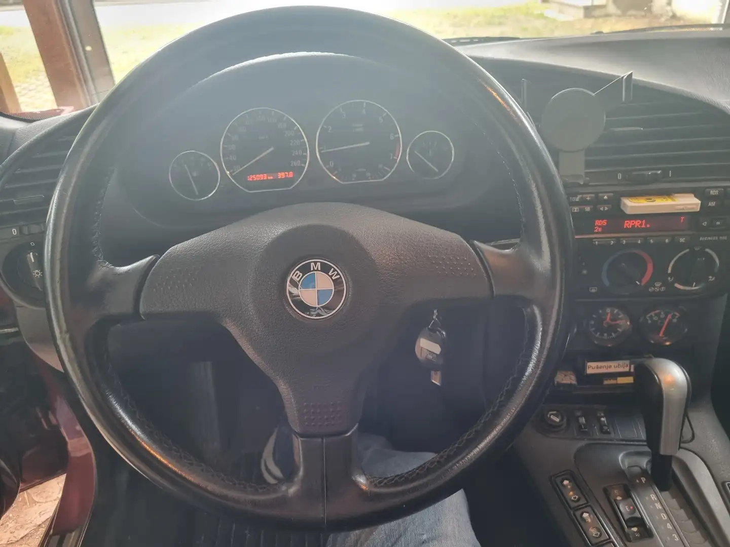 BMW 320 320i - 2