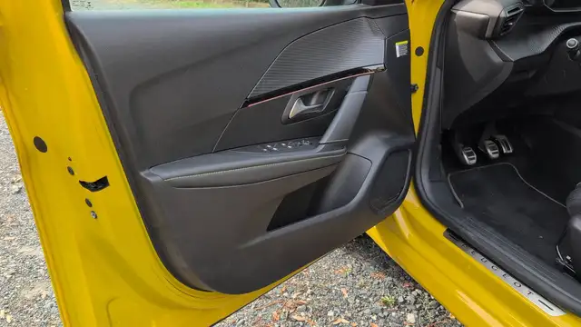 Peugeot 208 view 7