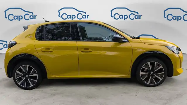 Peugeot 208 view 4
