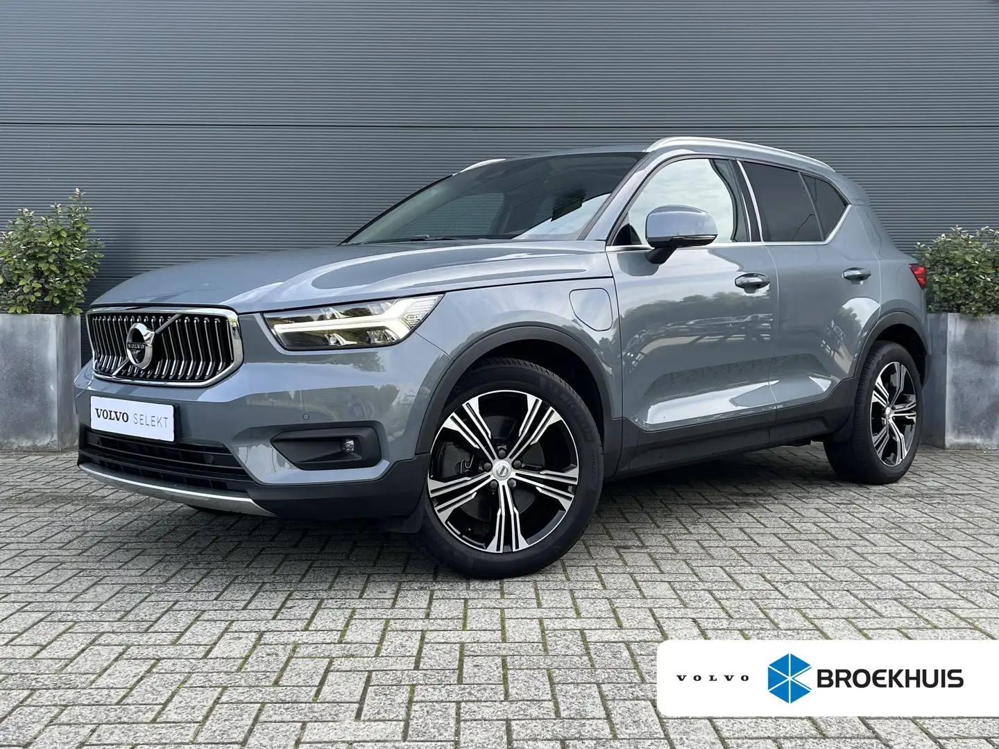 Volvo XC40 1.5 T4 Recharge Inscription | Panoramadak | Harman Grau - 1