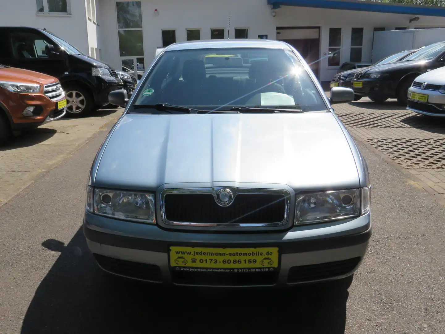 Skoda Octavia 1.6 Family Edition Grau - 2