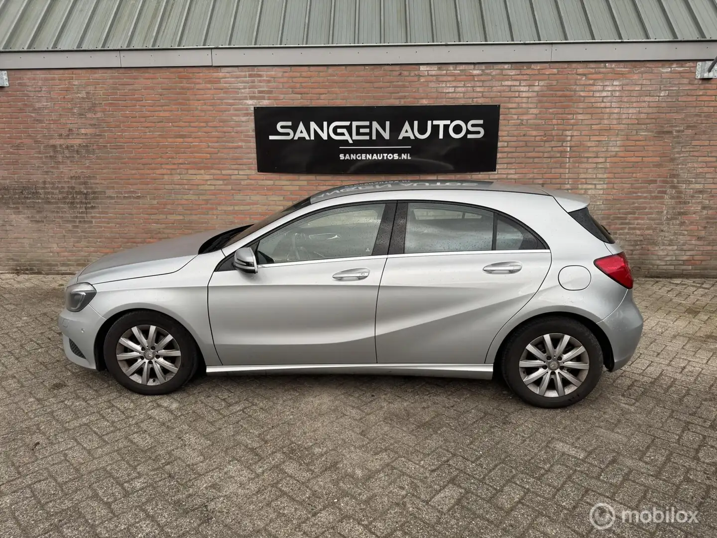 Mercedes-Benz A 180 Edition Navigatie Cruise PDC Gris - 1