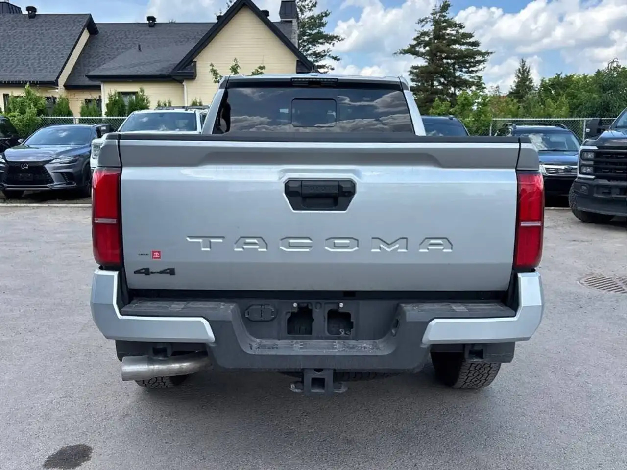 Toyota Tacoma снимка Toyota Tacoma