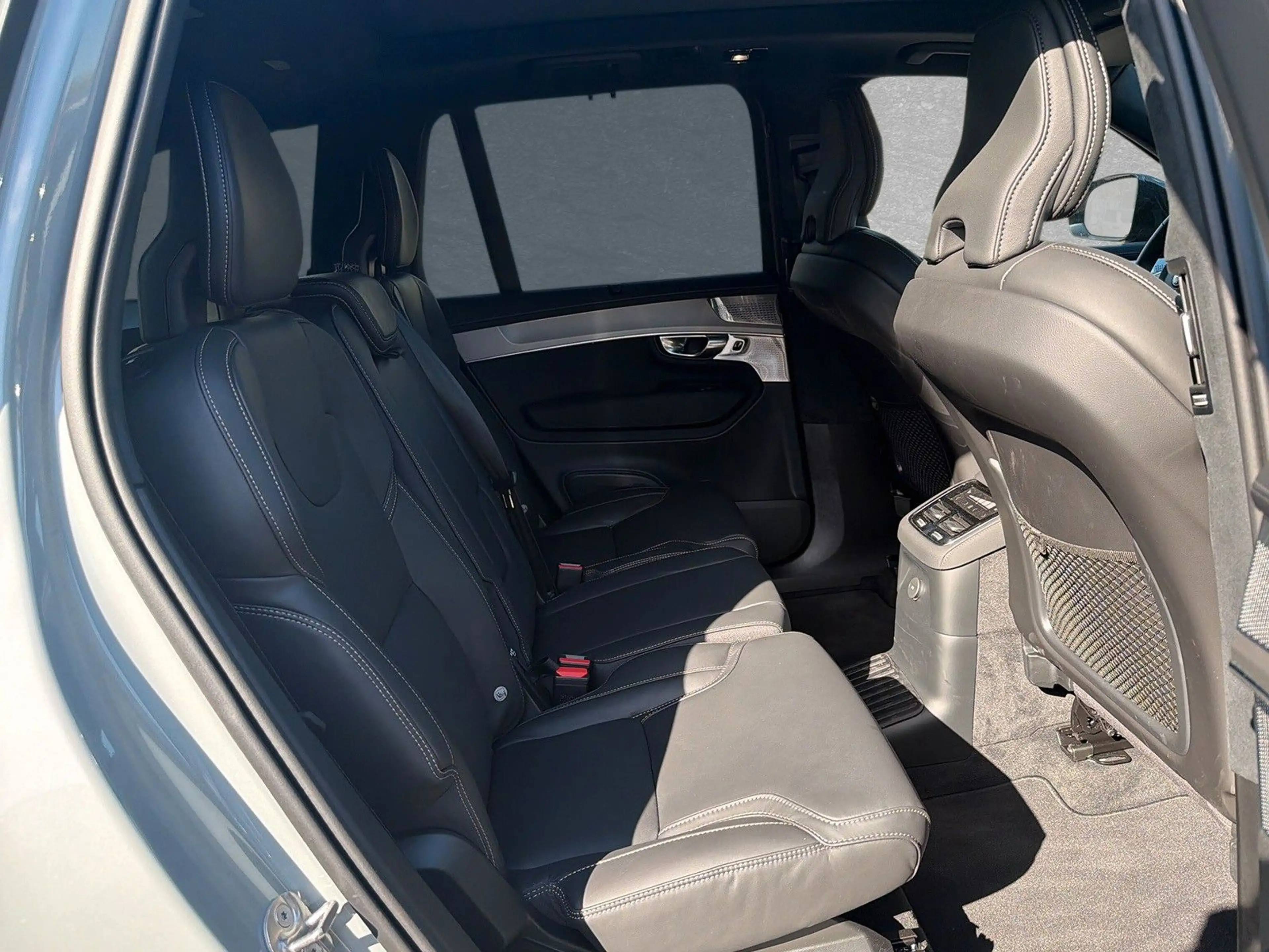 Volvo XC90 T8 AWD Black Edition Ultra 7-Sitzer AHK ACC — photo 5