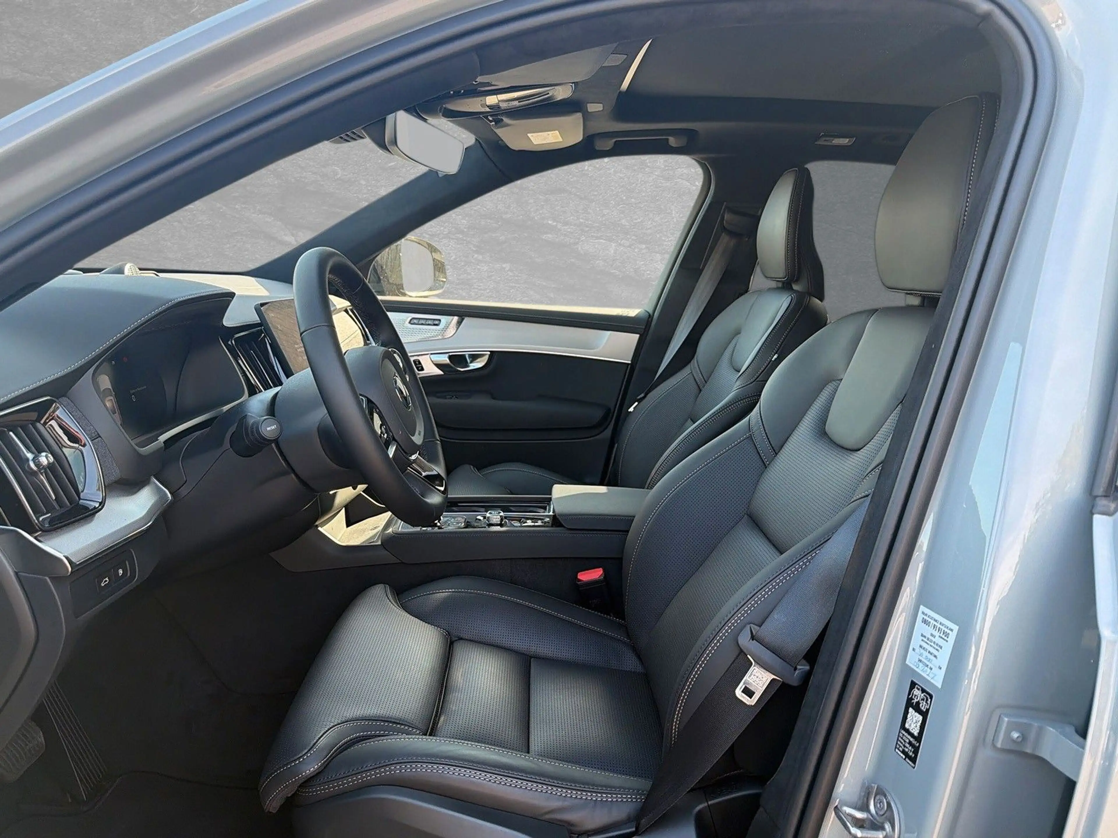 Volvo XC90 T8 AWD Black Edition Ultra 7-Sitzer AHK ACC — photo 3