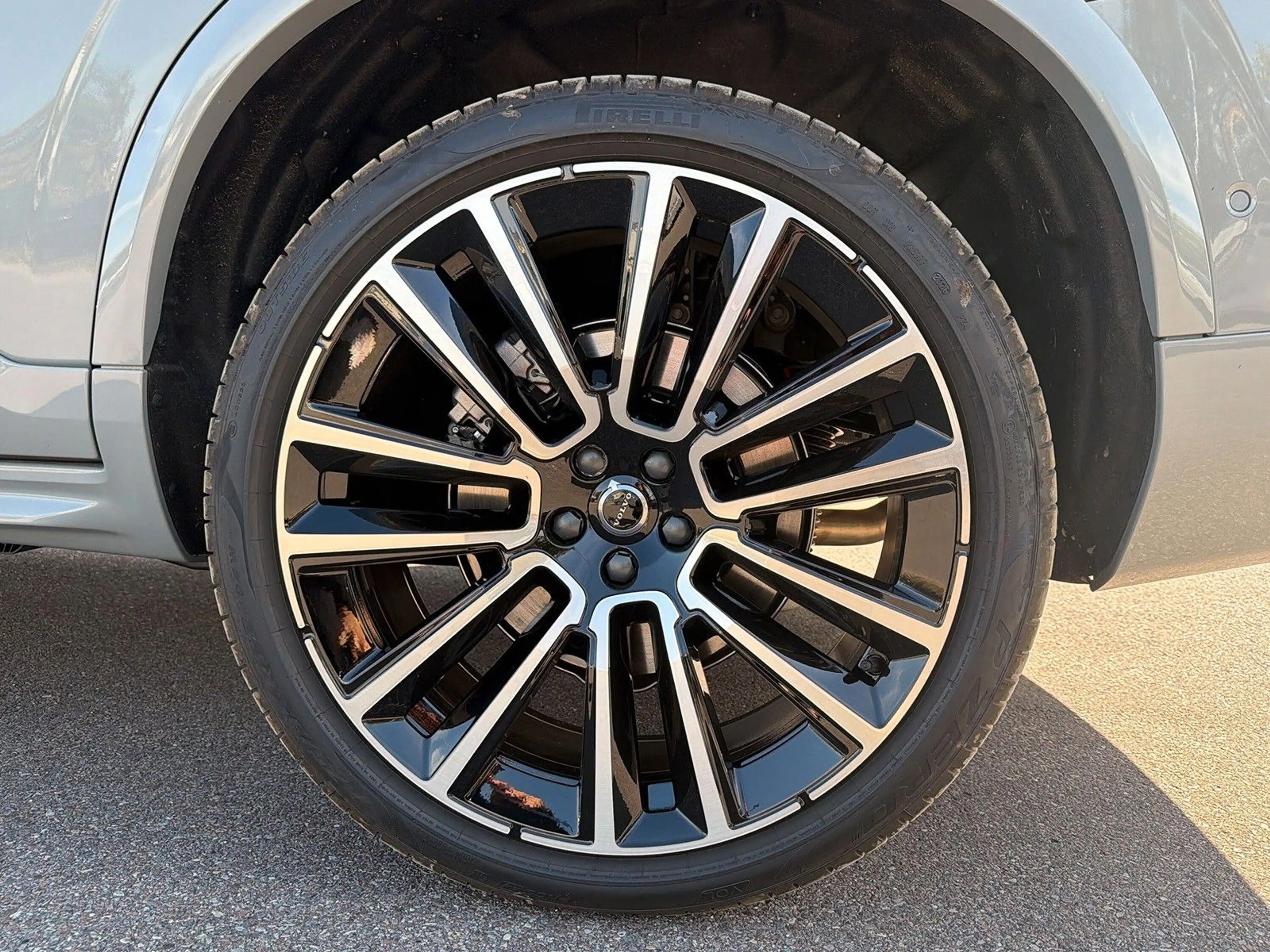 Volvo XC90 T8 AWD Black Edition Ultra 7-Sitzer AHK ACC — photo 2