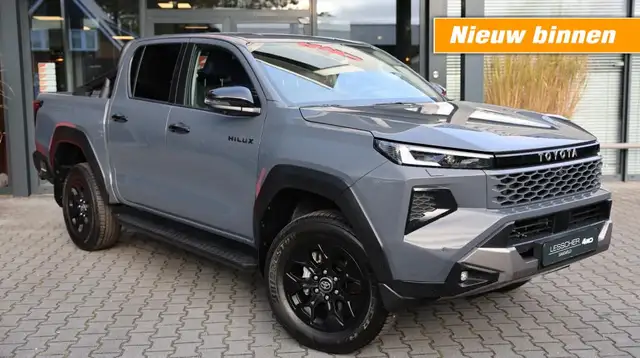 Toyota Hilux 2.8 D-4D DUBBEL CABIN 48V HYBRIDE INVINCIBLE A/T 4