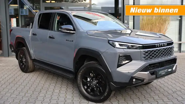 Toyota Hilux 2.8 D-4D DUBBEL CABIN 48V HYBRIDE INVINCIBLE A/T 4