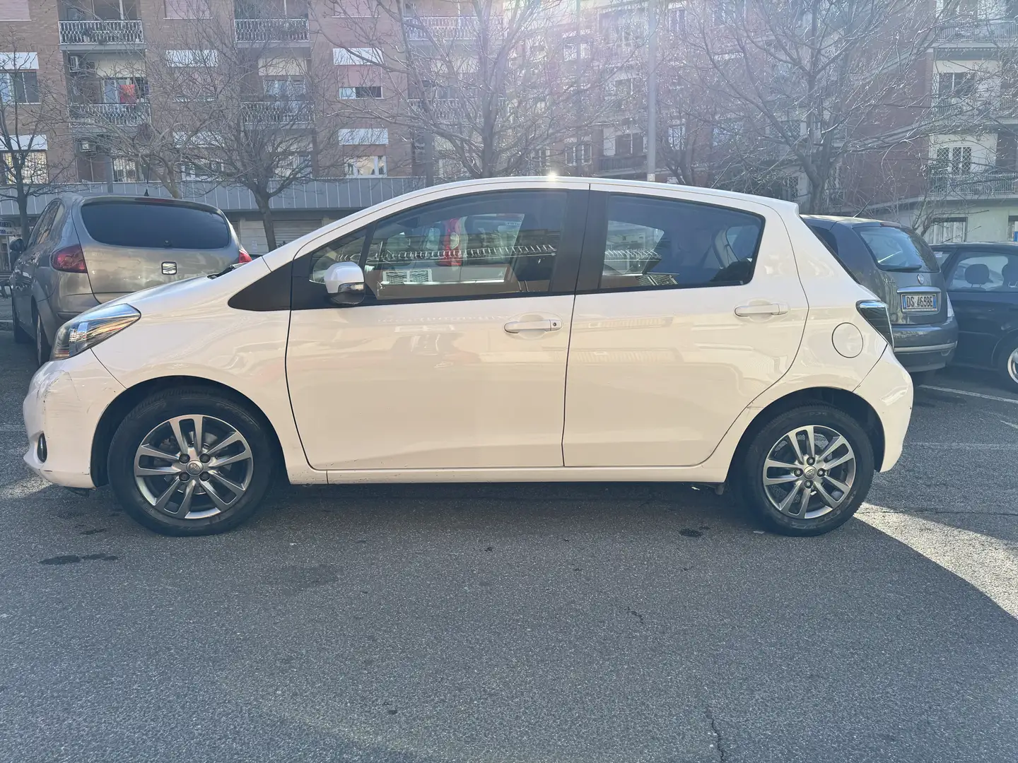 Toyota Yaris 5p 1.0 Lounge garanzia Toyota Relax Plus - 2