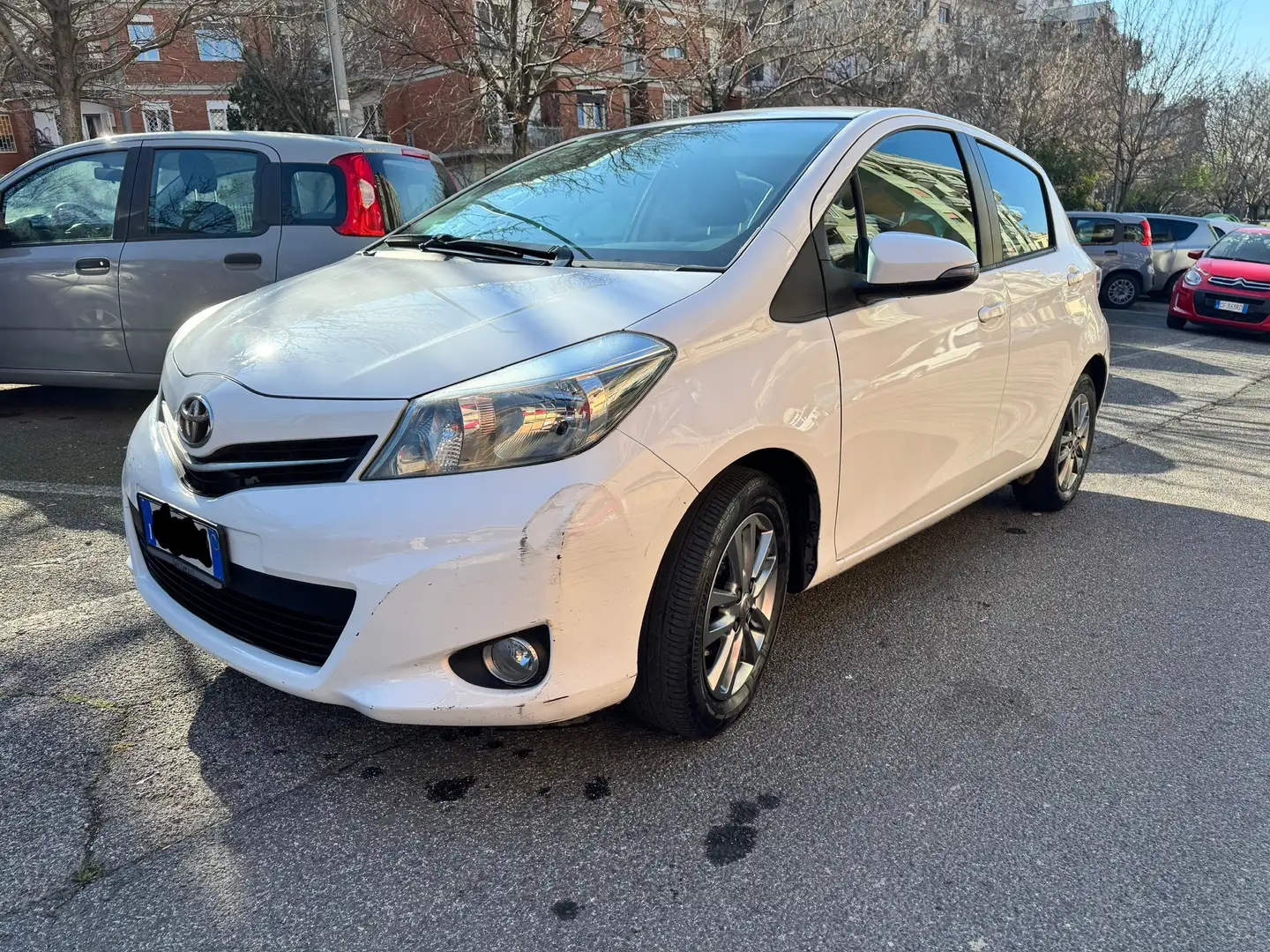 Toyota Yaris 5p 1.0 Lounge garanzia Toyota Relax Plus - 1