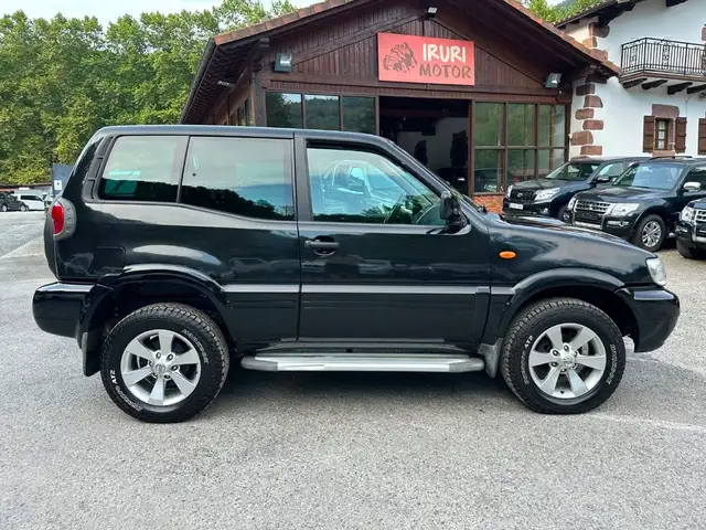 Nissan Terrano 2.7TDI Sport
