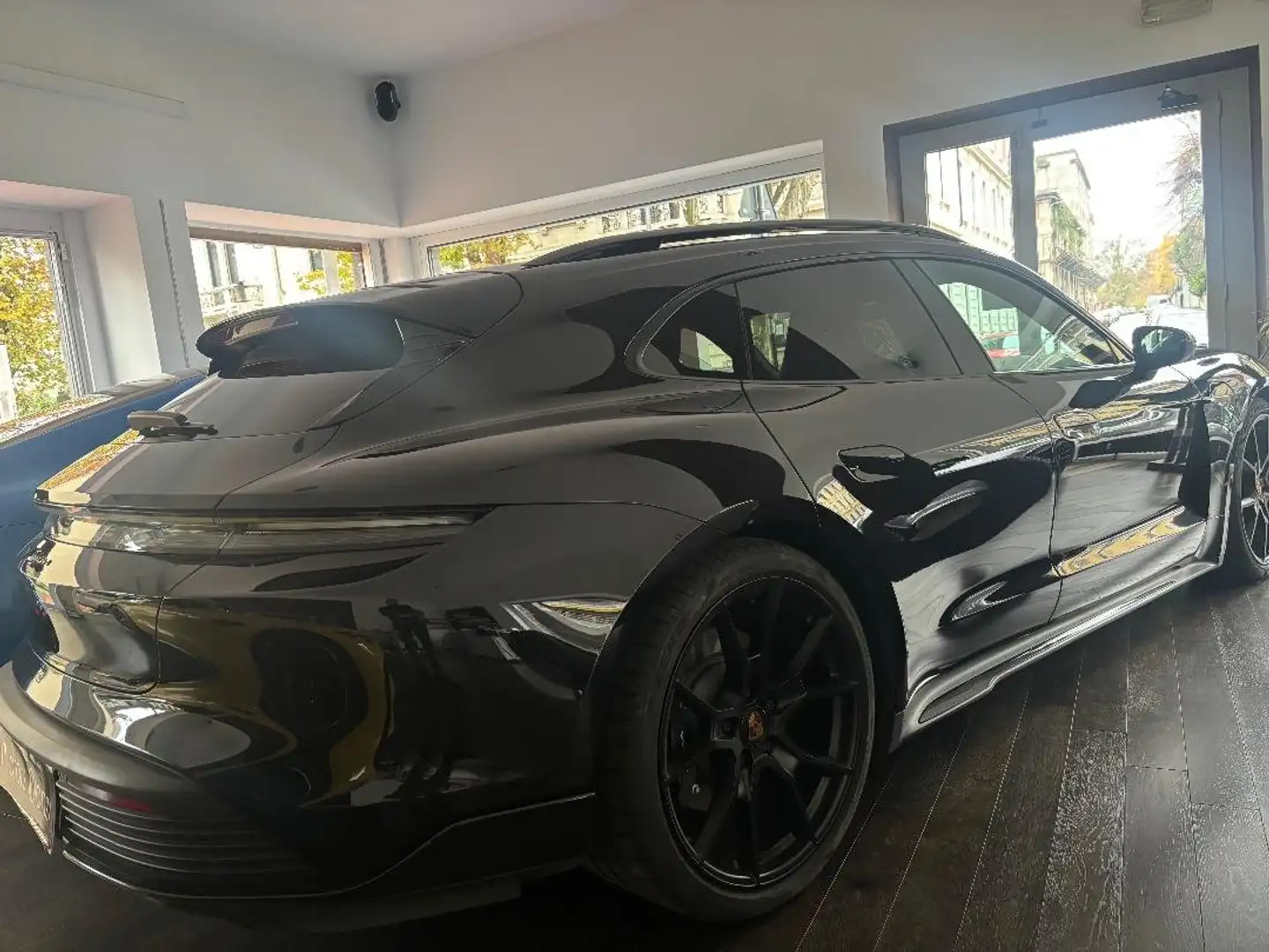 Porsche Taycan Cross Turismo-Battery Plus-Total black -pack sport Schwarz - 1