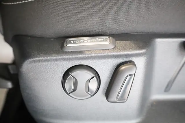 Volkswagen Passat view 15