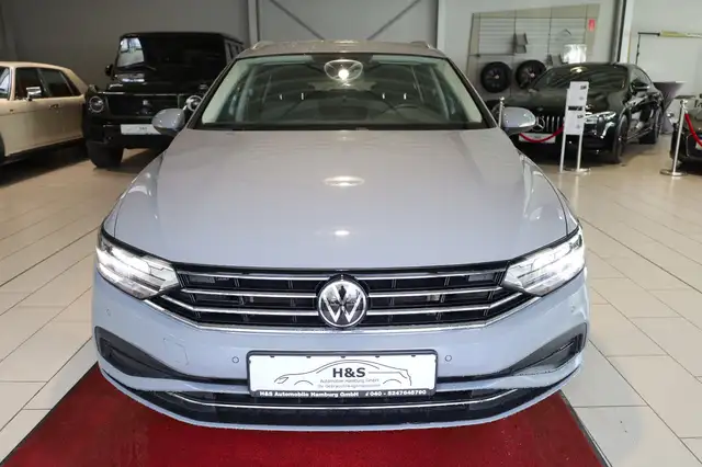 Volkswagen Passat view 10