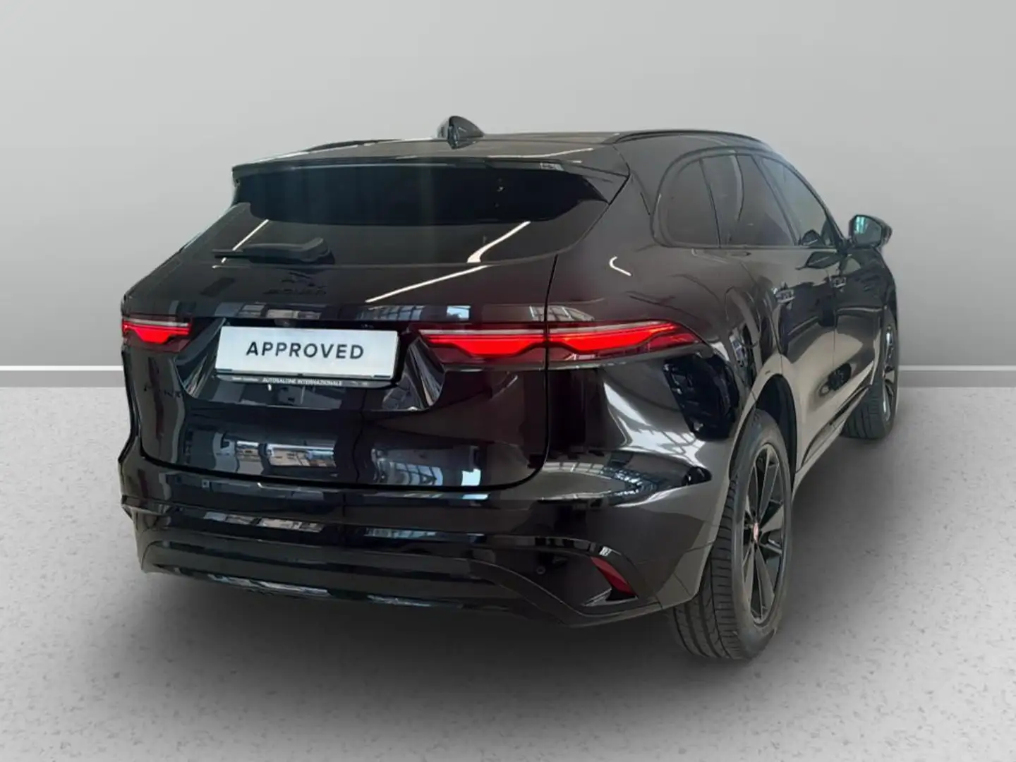 Jaguar F-Pace 2.0 D204 R-Dynamic SE awd auto Zwart - 2