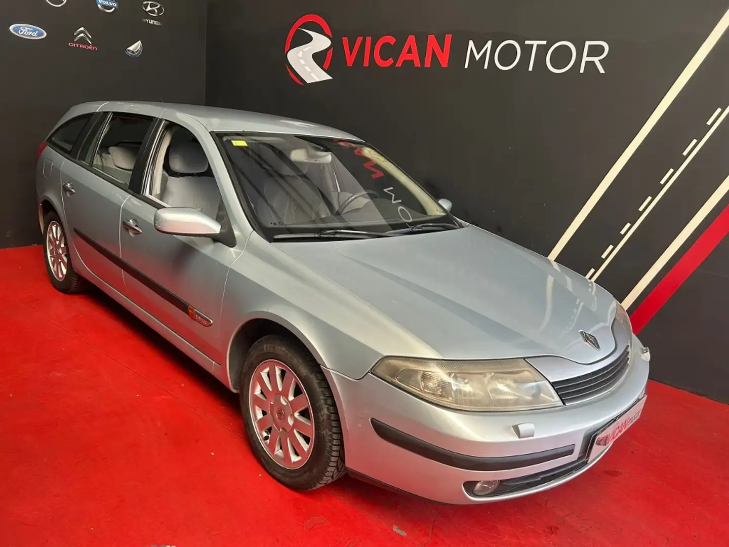 Renault Laguna Grand Tour 1.9DCI Dynamique Gris - 1