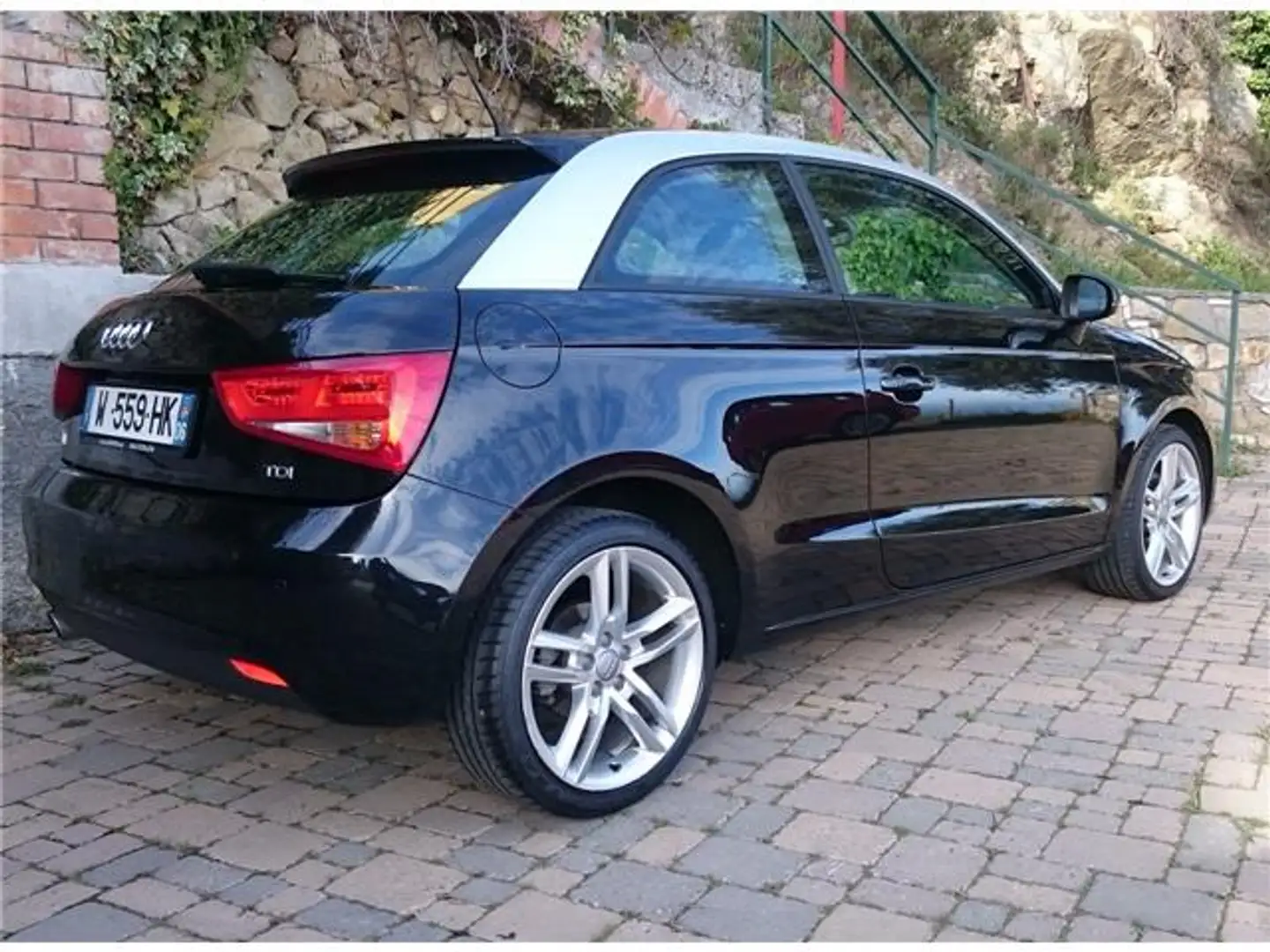 Audi A1 1.6 TDI 105 Ambition Luxe ***VENDU*** Noir - 2