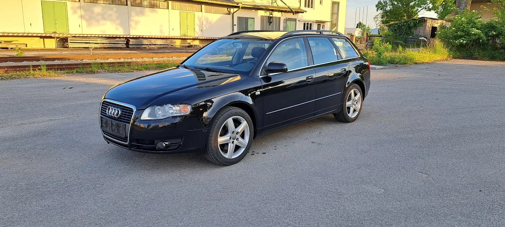 Audi A4 Avant 2,0 TDI DPF Business Edition - 1